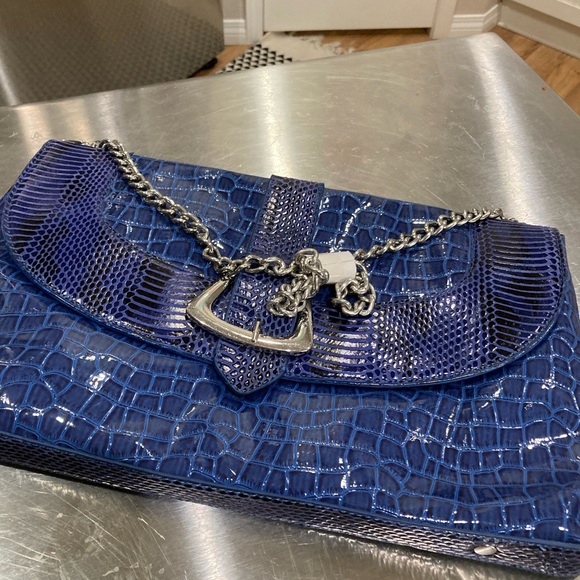 White House Black Market blue clutch - Picture 2 of 8